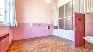 Zagreb, Donji Grad, avlulu bir binanın zemin katında 57 m²'lik ticari alan