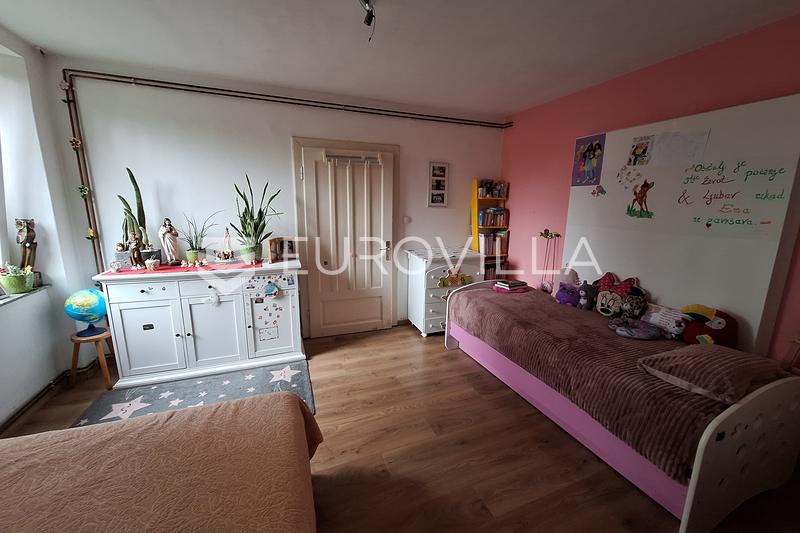 Zagreb, Ravnice, komforan četverosoban dvoetažan stan, 92 m² - 12