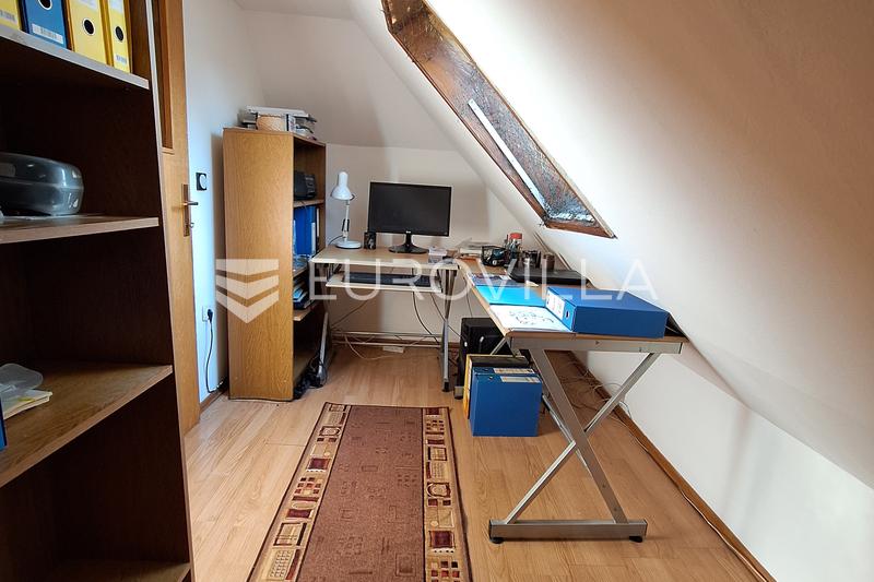 Zagreb, Ravnice, komforan četverosoban dvoetažan stan, 92 m² - 9