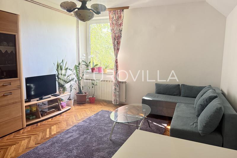 Zagreb, Ravnice, komforan četverosoban dvoetažan stan, 92 m² - 1