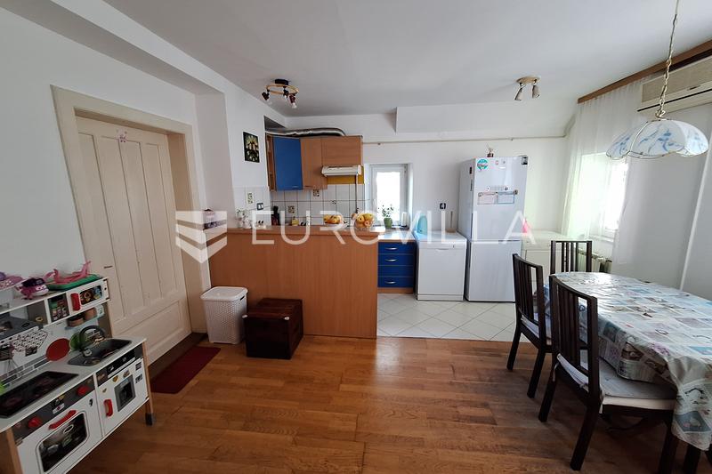 Zagreb, Ravnice, komforan četverosoban dvoetažan stan, 92 m² - 2