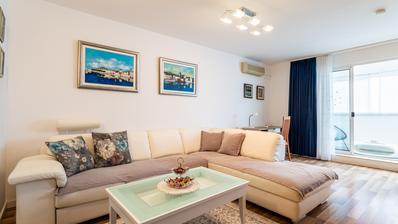 Split, Blatine, espaçoso apartamento de três quartos em uma localização privilegiada