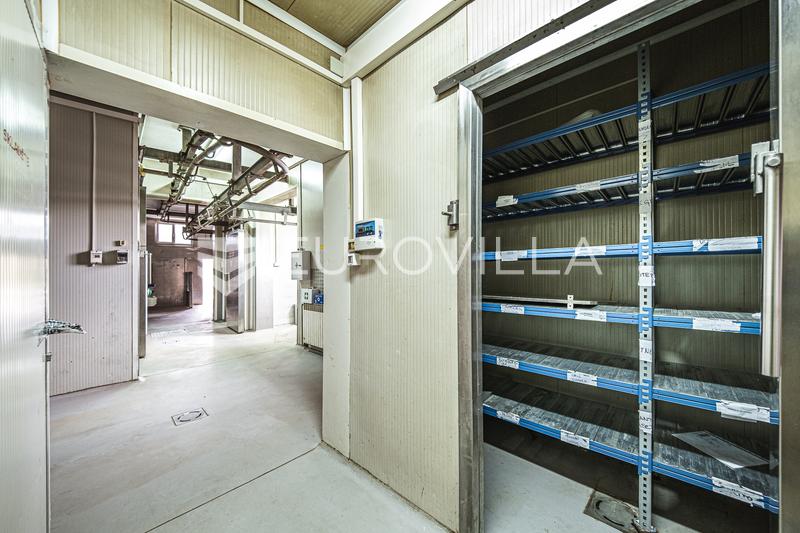 Zaprešić környéke, Gornji Laduč, raktárhelyiség hűtőházzal, összesen 1.000 m² - 15