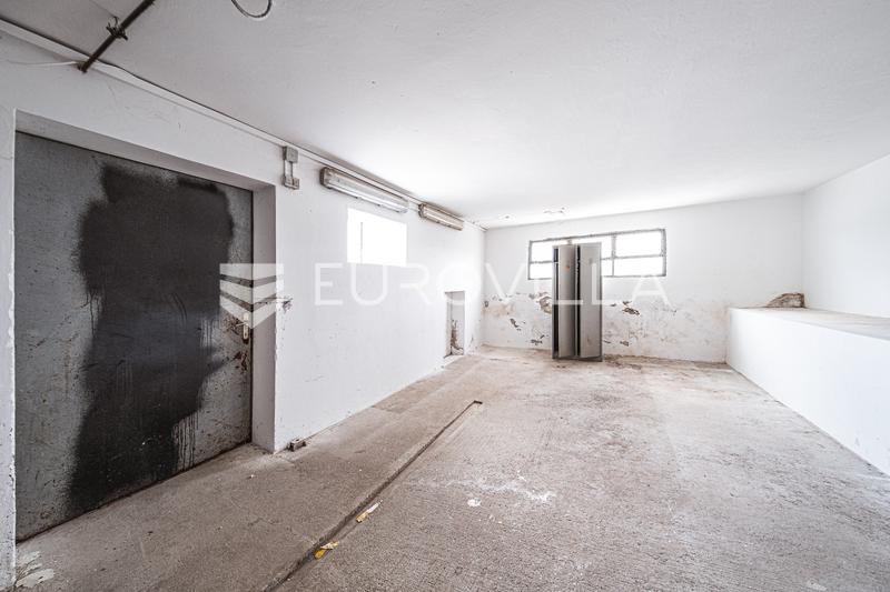 Zaprešić környéke, Gornji Laduč, raktárhelyiség hűtőházzal, összesen 1.000 m² - 9