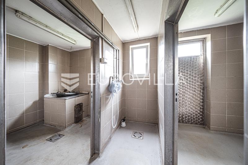Zaprešić környéke, Gornji Laduč, raktárhelyiség hűtőházzal, összesen 1.000 m² - 11