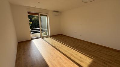 Rijeka, Vojak, apartamento renovado de 97 m² con balcón