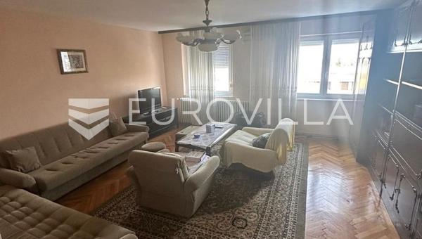 Vinkovci - Şehir Merkezinde Üç Yatak Odalı Daire, 110 m²