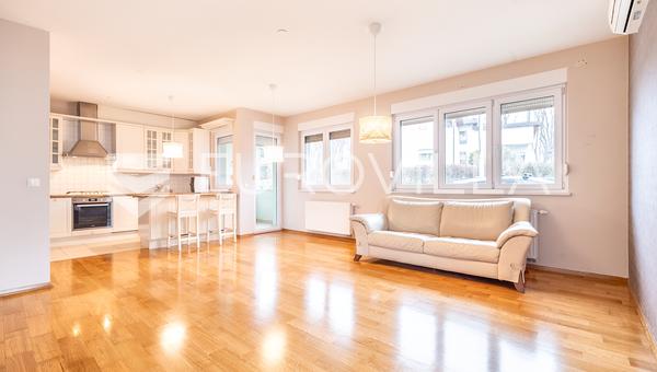 Zagreb, Gornji Bukovac, peterosoban stan s vrtom i saunom 173 m²