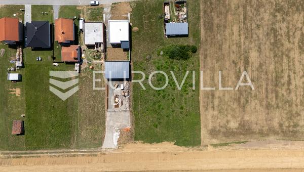 Slavonski Brod, Kolonija - Terreno edificable de 685 m²