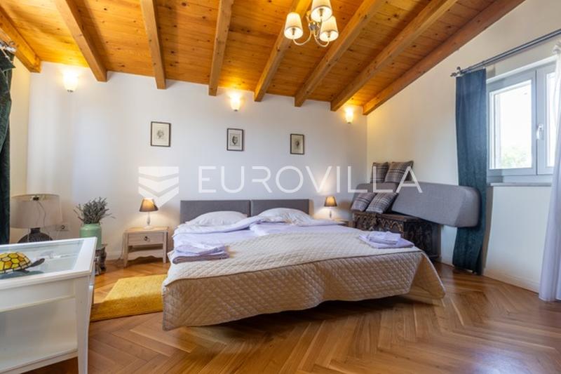 Isztria, Smoljanci, Svetvinčenat, Autentikus kőház medencével és kerttel - 29