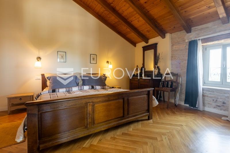 Isztria, Smoljanci, Svetvinčenat, Autentikus kőház medencével és kerttel - 44