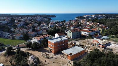 Pula, Pjescana Uvala - apartamento de três quartos em prédio novo no térreo com jardim,...