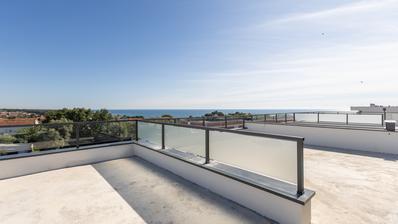 Istra, Zambratija, Vaš kutak uz more: novogradnja s dvije terase i mediteranskim ugođajem