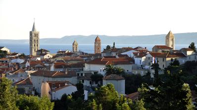 Grad Rab, Centar Grada na samom Trgu, poslovni prostor mješovite namjene