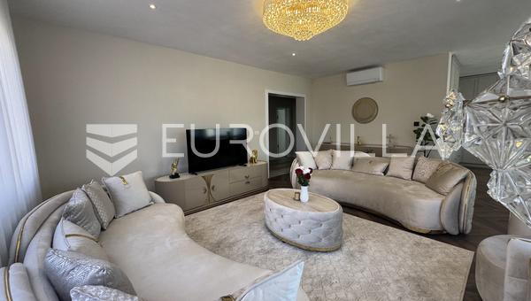 Istrie, Rovinj, novostavba, luxusní byt 4+kk o rozloze 130 m² ve 2. patře - krátkodobý pronájem