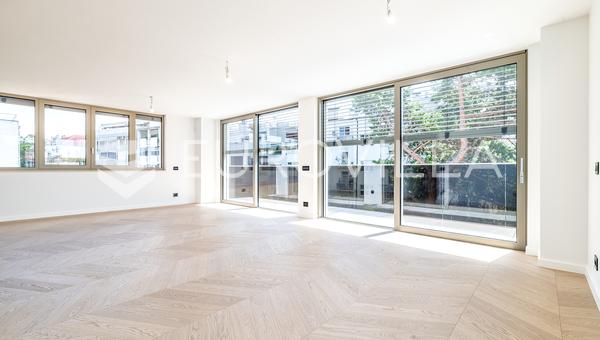 Zagreb, Medvedgradska, luksuriøs penthouse med tre soveværelser og pool 324 m²