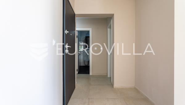 Rogoznica, apartamento de dos dormitorios en edificio nuevo cerca del mar y del centro