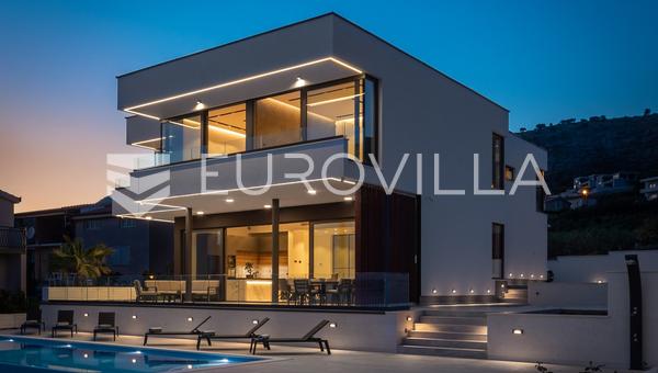 Trogir, Seget — villa de lujo con piscina y hermosas vistas al bosque, al mar y a la isla