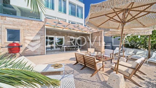 Trogir, Ciovo, villa fronte mare per affitto a breve termine