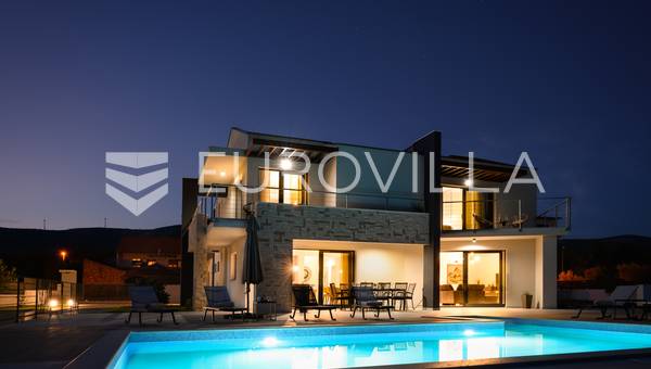 Šibenik, villa de lujo con piscina y cancha de baloncesto