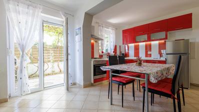 Istria, Medulin, dom s dvomi apartmánmi, 100 m od mora