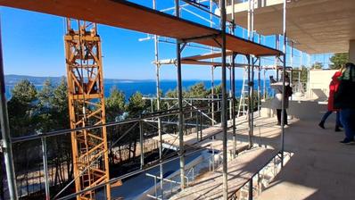 Omiš, dvosoban stan na trećem katu s predivnim pogledom na more, 86,40 m²