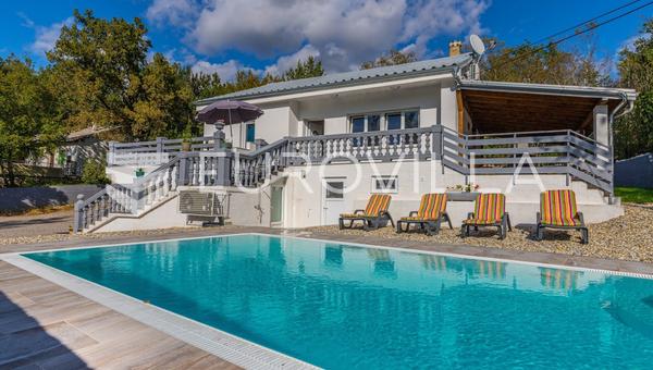 Crikvenica, Grižane'de, yenilenmiş, havuzlu tatil evi.