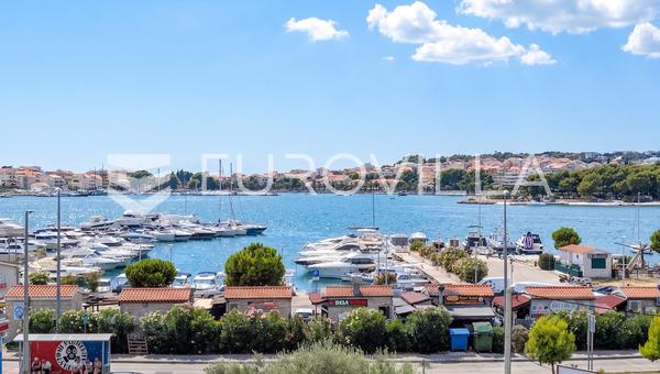 Strožanac, NOVOGRADNJA, dvosoban stan na drugom katu s krovnom terasom, površine 72,11 m²