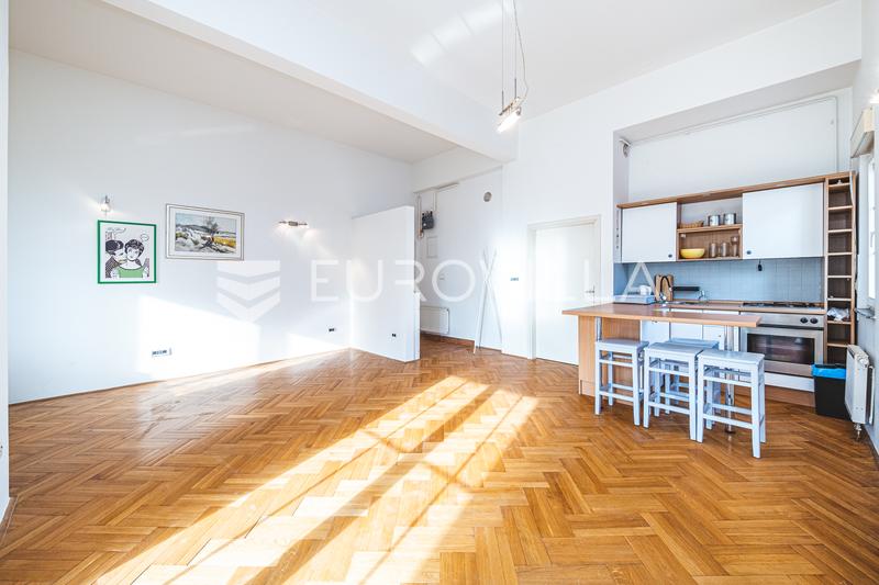 Zagreb, Gračanska, semi-furnished three-bedroom apartment with terrace 70 m²