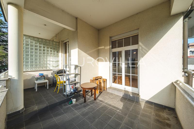 Zagreb, Gračanska, semi-furnished three-bedroom apartment with terrace 70 m²