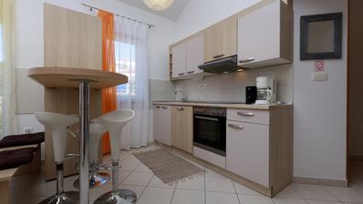 Kastav, Brestovice, čtyřpokojový byt 85 m² s obývacím pokojem v podkroví, dlouhodobý pronájem
