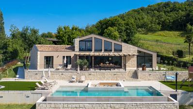 Istria, luxusná vila s panoramatickým výhľadom v srdci Istrie