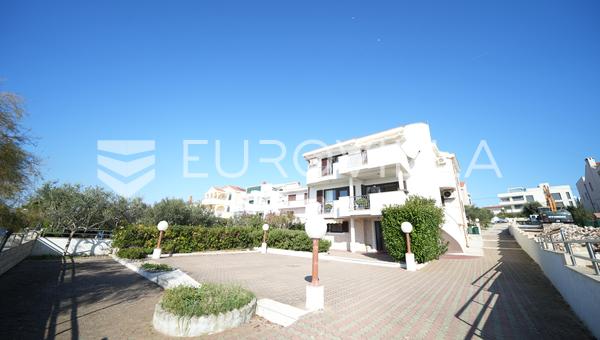 Zadar, Diklo vila prvi red do mora razvedena na tri etaže 377 m²