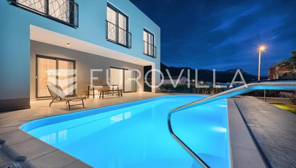 Kastel Novi, újonnan épült villa hosszú távú bérlésre