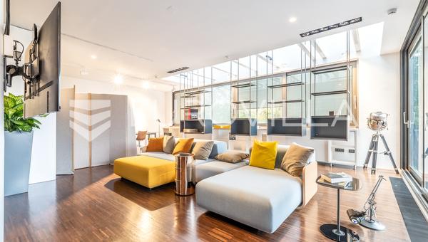 Zagreb, Ribnjak, luksuzan trosoban penthouse na tri etaže
