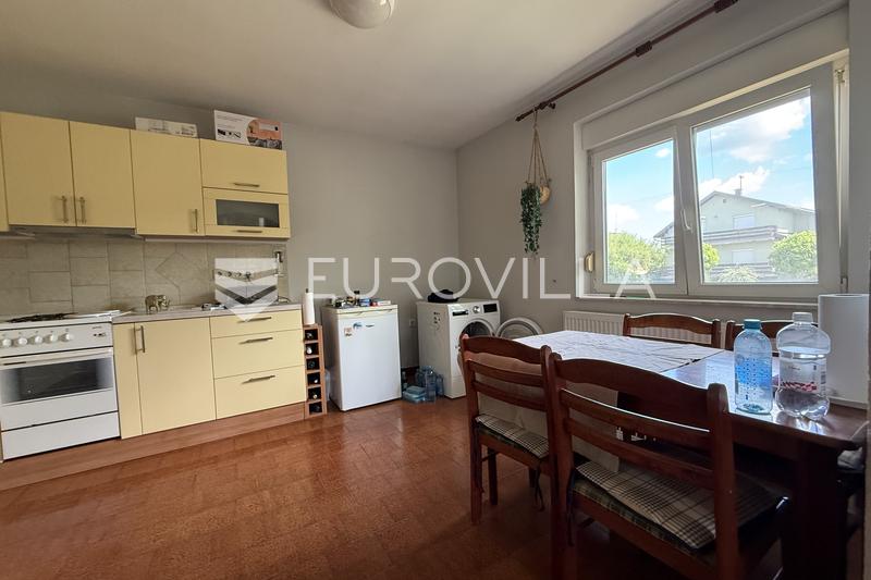 Darda, casa familiar com garagem e grande quintal, 124 m² - 6