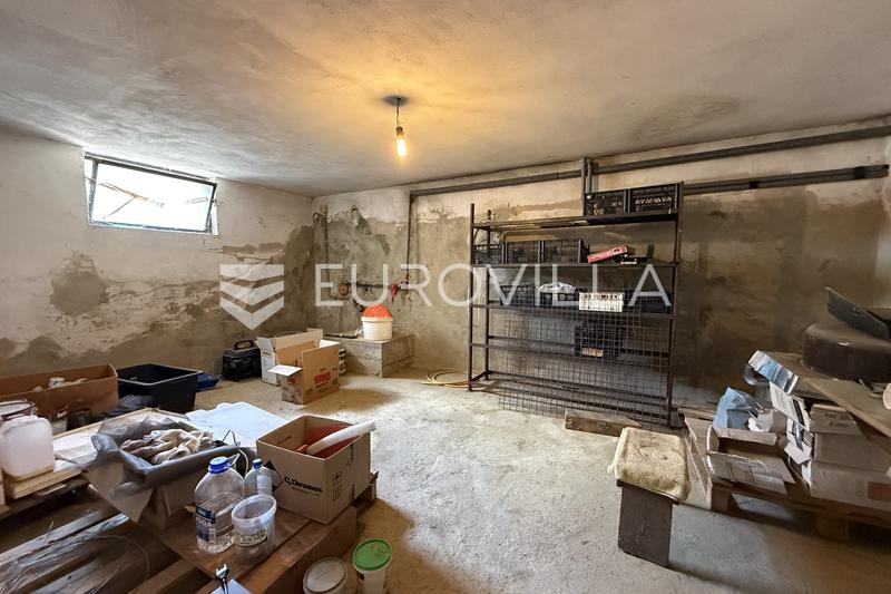 Darda, casa familiar com garagem e grande quintal, 124 m² - 14