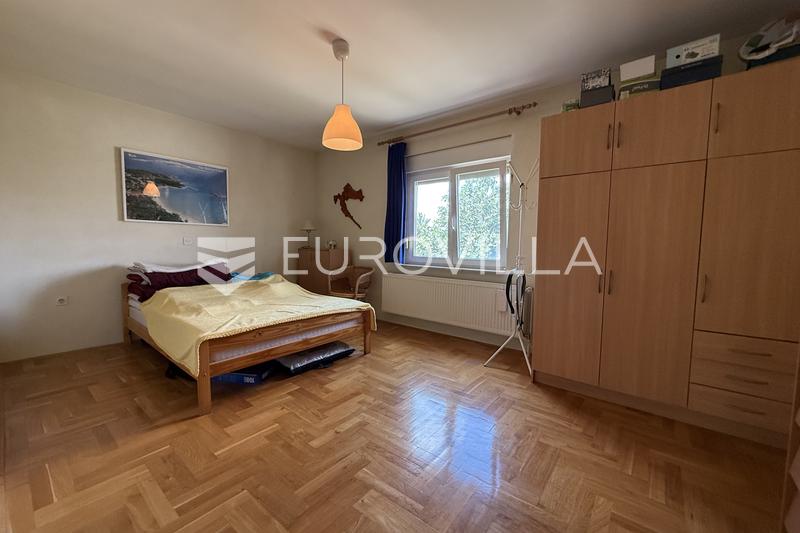 Darda, casa familiar com garagem e grande quintal, 124 m² - 10