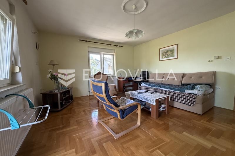 Darda, casa familiar com garagem e grande quintal, 124 m² - 3