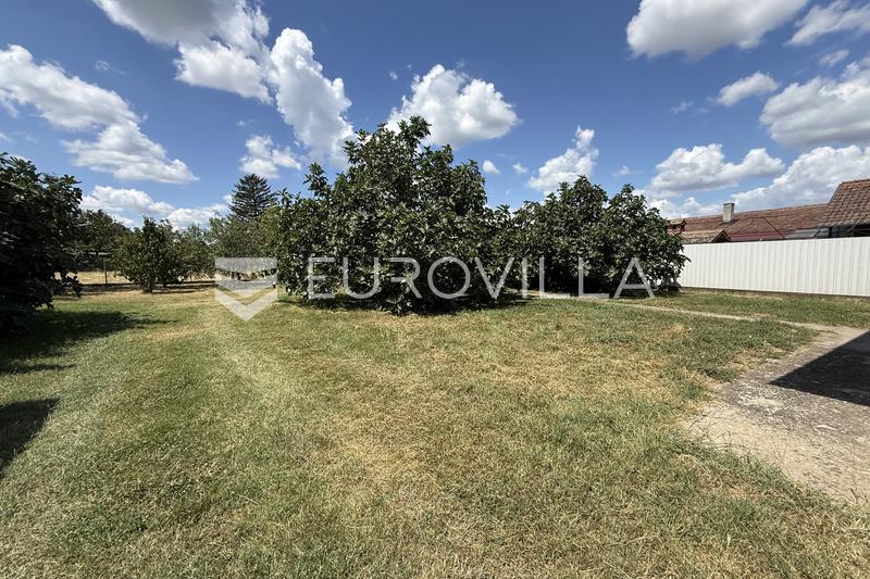 Darda, casa familiar com garagem e grande quintal, 124 m² - 17