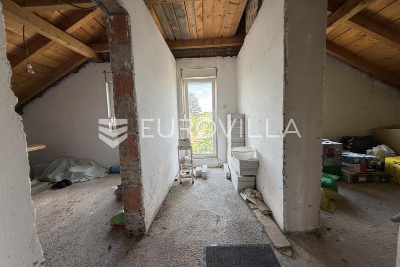 Darda, casa familiar com garagem e grande quintal, 124 m² - 18