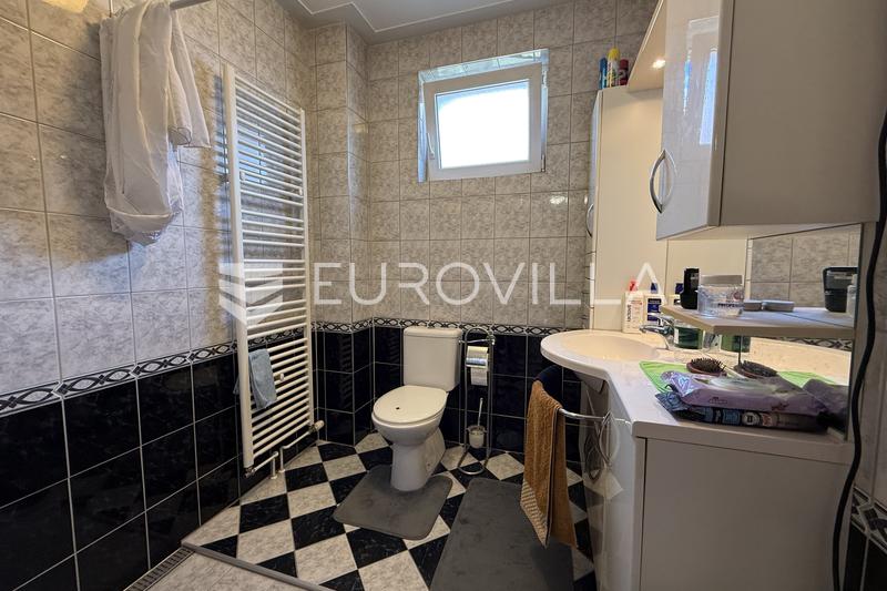 Darda, casa familiar com garagem e grande quintal, 124 m² - 8