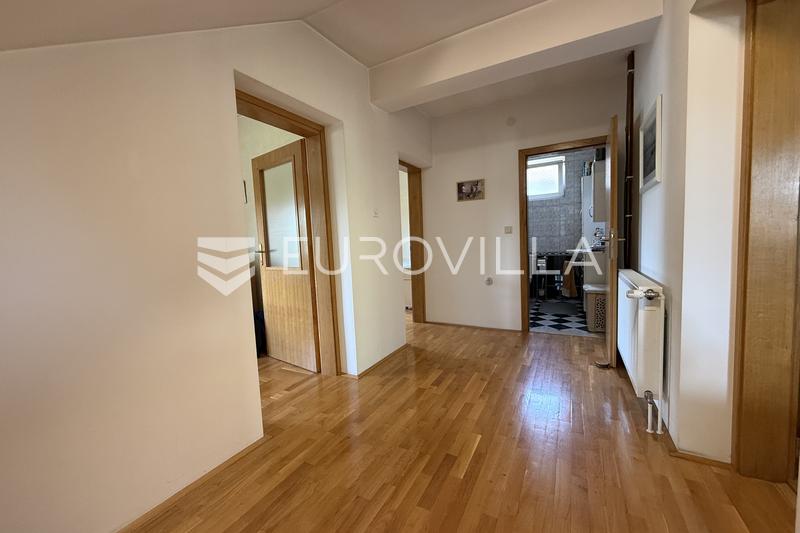 Darda, casa familiar com garagem e grande quintal, 124 m² - 7