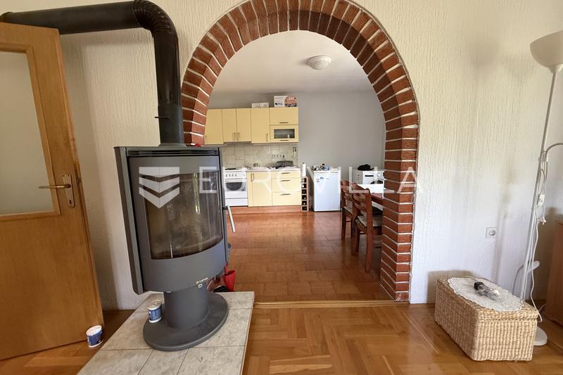 Darda, casa familiar com garagem e grande quintal, 124 m² - 4