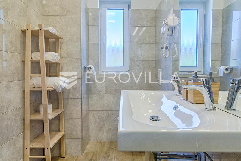 Istrien, Fazana - Elegant moderne fireværelses hus med swimmingpool og rummelig grund - 28