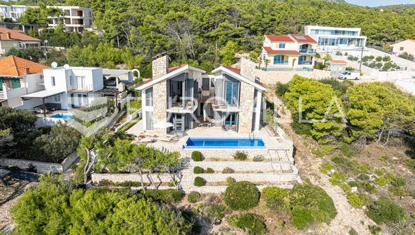 Korčula Ø, Vela Luka, villa ved havet i Nova Bugt