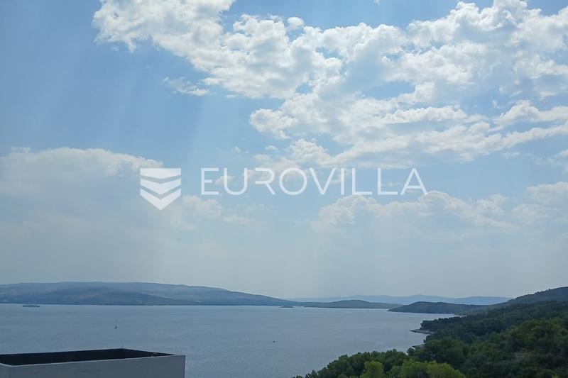 Šolta, Stomorska, dvojizbový byt na druhom poschodí s panoramatickým výhľadom na more. - 11