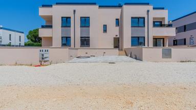 Ístria, Poreč, apartamento de três quartos no rés do chão.