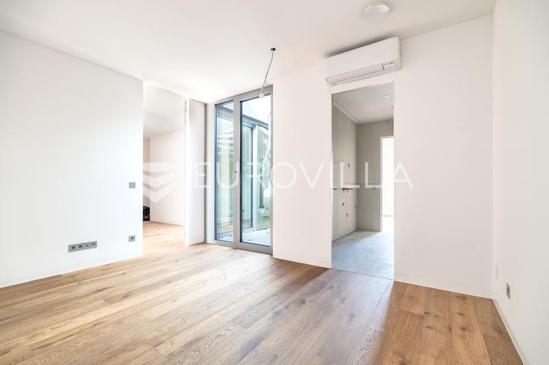 Zagreb, Trg Franje Tuđmana, prekrasan četverosoban penthouse 182 m², GARAŽA 50 m² - 8