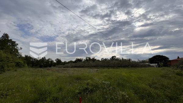 Isztria, Juricani, építési telek 860m2, Umag környéke